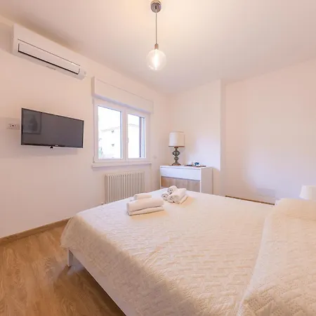Terrazza Adele Apartment